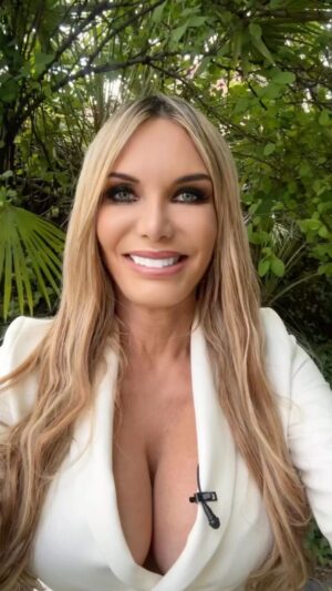 Yola Berrocal Instagram - Ahora nuevo reportaje en @socialitet5 @telecincoes