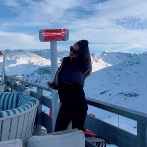 Yoly Desmis Instagram - 𝐂’𝐞𝐬𝐭 𝐬𝐮̂𝐫 𝐥𝐞 𝐬𝐤𝐢, 𝐜’𝐞𝐬𝐭 𝐩𝐚𝐬 𝐦𝐨𝐧 𝐭𝐫𝐮𝐜 𝐦𝐚𝐢𝐬 𝐣’𝐚𝐯𝐨𝐮𝐞 𝐪𝐮𝐞 𝐥’𝐚𝐦𝐛𝐢𝐚𝐧𝐜𝐞 𝐞𝐬𝐭 𝐩𝐥𝐮𝐭𝐨̂𝐭 𝐩𝐚𝐬 𝐦𝐚𝐥… ☺️ 
-
-
-
-
-
#courchevel #bagatelle #bagatellecourchevel #yoly