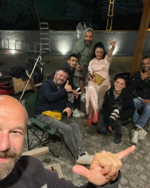 Yonca Şahinbaş Instagram - Sabahladığımız bir gecenin tatlı sohbetinden kareler…..