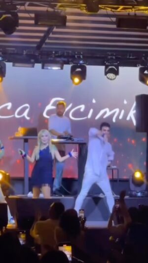 Yonca Evcimik Instagram - Dün akşam Kıbrıs ❤️ Tekrar görüşmek üzere 🍀