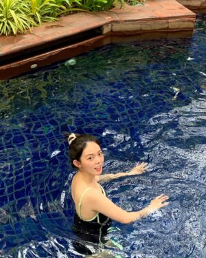 Yoo Hye-In Instagram - 🏝️