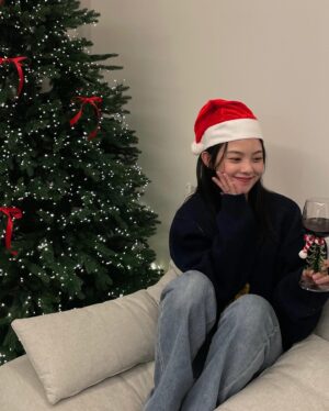 Yoo Hye-In Instagram - 정성 가득했던 크리스마스파티 🎄🎅🏻❄️⛄️❤️

@my.name.is.elim