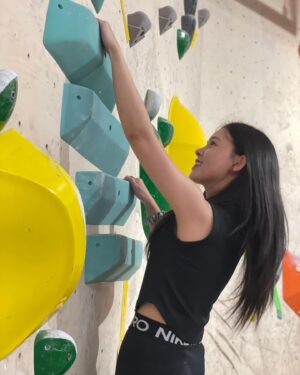 Yoo Hye-In Instagram - 첫 클라이밍🧗🏻‍♀️

#클라이밍
#볼더링