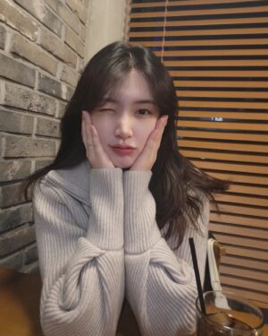 Yoo Na-gyeol Instagram - 🫢