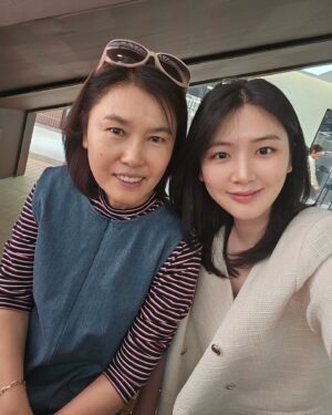 Yoo Na-gyeol Instagram - 다감이랑 엄마랑 언니랑 남편이랑 사촌동생들이랑❤️