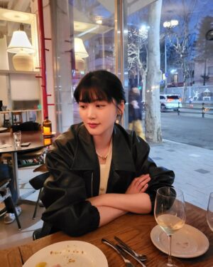 Yoo Na-gyeol Instagram - 취한다🍷🍷🍷