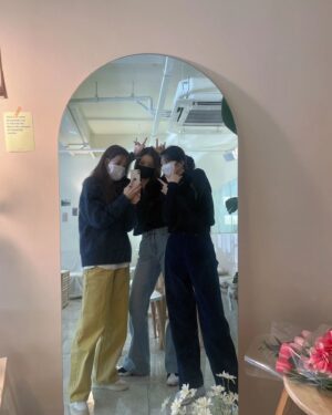 Yoo Na-gyeol Instagram - 둘! 셋!
