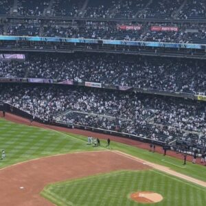 Yoo Ah-jin Instagram - 아쉬운경기, 날씨가다했다!👀🇺🇸#NY #yankeestadium
