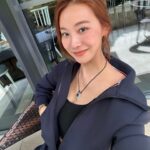 Yoo In-young Instagram - _ . . 햇살 좋은 날. 테라스에서, 만나면 행복한 사람과 함께🖤