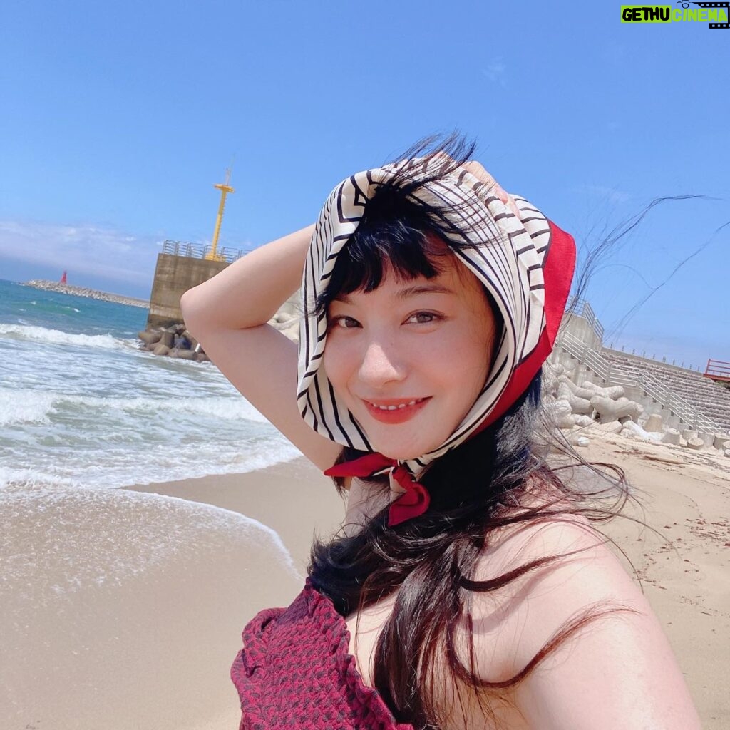 Yoo In-young Instagram - _ . . To see the Sea♥️