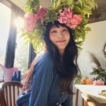 Yoo In-young Instagram - _ . . 꽃의 좋은 기운을 담아..🌸