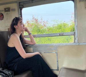 Yoo In-young Instagram - _
.
.
🚃