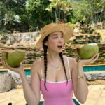 Yoo In-young Instagram - _ . 코코사랑🥥 . 일일 2코코넛은 먹어줘야지!! . 내핑크수영복은어때? 나 사실 마이 어색해…🫣