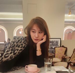 Yoo In-young Instagram - _
.
.
☕️