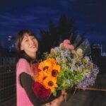 Yoo In-young Instagram - _ . . 꽃같이 살고 싶다💐 . #내돈내선 #선물받은척 #꽃같이예쁘게 #꽃이좋아지는나이