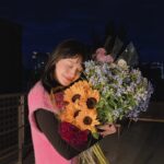Yoo In-young Instagram - _ . . 꽃같이 살고 싶다💐 . #내돈내선 #선물받은척 #꽃같이예쁘게 #꽃이좋아지는나이