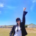Yoo In-young Instagram - _ . . 파란색은 따뜻하다..🔵