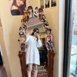 Yoon Seo-ah Instagram - 2023.09.30 추석 연휴임에도 불구하고 올해도 저의 생일을 축하해 주시러 힘든 걸음 해주신 아로들과 마음으로 함께 해주신 아로들 그리고 축하해 주신 모든 분들께 진심으로 감사 인사 드립니다❤️ 매년 작년보다 나은 사람이 되자는 다짐을 합니다 살아가면서 중요한 의미가 무엇인지 오래 고민하다 보면 가끔 그 본질을 역으로 잃을 때가 오더라구요 나아가야 할 방향이 어딘지 길을 잃고 머뭇거릴 때마다 어두운 제 마음을 아로들이 등불처럼 밝혀준답니다 항상 제 마음속의 지표가 되어주셔서 감사드려요 냉담해지지 않고 사랑으로 나아가겠습니다 🤍