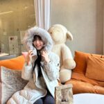 Yoon Seo-ah Instagram - 아직 남은 겨울의 한기는 밀레와 군고구마로 버텨봅니다 ❄️🍠 모두들 감기 조심하세요 🌬️🩵