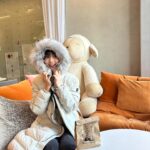 Yoon Seo-ah Instagram - 아직 남은 겨울의 한기는 밀레와 군고구마로 버텨봅니다 ❄️🍠 모두들 감기 조심하세요 🌬️🩵