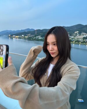 Yoon So-hee Thumbnail - 8.1K Likes - Top Liked Instagram Posts and Photos