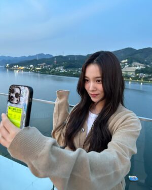 Yoon So-hee Thumbnail - 8K Likes - Top Liked Instagram Posts and Photos