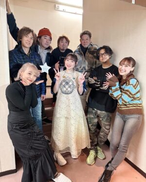 Yoshino Nanjo Instagram - 南條愛乃 10th Anniversary Live
-FUN! & Memories supported by animelo
2023/12/23.24
富士市ロゼシアター 大ホール
⁡
・・・
⁡
10周年記念ライブ
無事に終了しましたー！
⁡
2日にわたり、セトリもまるっと変えて（ジャニトラのみ2日やったけど演出ガラッとかえました！）楽しい面からも思い出深い面からもじっくり10年の軌跡をみなさんと堪能することができました✨
⁡
ありがとうございました！
⁡
⁡
後日また公演中の写真もらえると思うのでそしたらまたアップしていきたいと思いますー！
⁡
セトリと、それに沿ったプレイリストも公開されてますのでNBCさんの公式サイトも良かったら見てみてください。
⁡
そして早くも2/8にこの記念ライブのニコ生での振り返り特番が決定しました。
お越しくださった方も、来られなかった方もぜひご覧ください〜！
⁡
ソロ活動ももう11周年たって12年目に突入してますが、こうして時間をかけつつ10周年みなさんと楽しめて良かったです。
⁡
ありがとうございました！
⁡
・・・
⁡
drums 八木一美
guitar 星野威
bass キタムラユウタ
keyboard 佐々木総作
keyboard 森藤晶司
dancer MaiMai
dancer Akaneko
⁡
stylist 前田千佳子
hair & make 吉田真妃