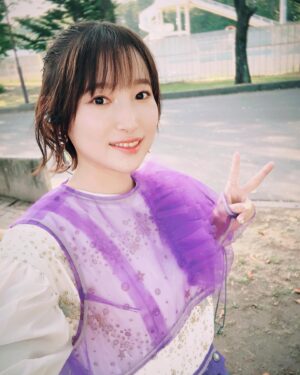 Yoshino Nanjo Instagram - 【ナガノアニエラフェスタ2023】
2023/09/17
@駒場公園
⁡
・・・
⁡
ありがとうございました〜！
野外フェス〜！
暑かったね〜楽しかった！
⁡
みんなのキラキラでニコニコな笑顔が超良かったよ〜〜
わたしまでみんなと一緒に見てる気分になった（？）
⁡
⁡
⁡
待ち時間は幹葉ちゃんが何度か楽屋に遊びにきてくれたよ〜！
廊下をスリッパでパタパタ歩いてくる小動物みたいな足音が聞こえてきて、面白かった(笑)
あ、小動物きたな？って気付いてました(笑)
⁡
⁡
angelaのお2人ともお話できて楽しかった〜！
廊下での立ち話、いつまででも出来そうだった‥(笑)
自分のスタンバイ前だったからあっという間だったけど、またゆっくりお話できますように‥✨
⁡
⁡
ご挨拶きてくださった方もありがとうございました🫣💗
メイク前で顔がなにもなくてすみませんでした🤣😭
⁡
⁡
⁡
⁡
あとは、信州そば食べたり〜
写真撮ってないけど（すぐ食べた）山賊焼きもカレーも食べました。
うまーー
⁡
そしてなんと、10周年のお祝いにとアニエラ運営さんがケーキをプレゼントしてくださいました！！！
えー！嬉しすぎるーー！！！
とっても美味しかったです！ありがとうございますっっ😋✨
⁡
⁡
⁡
⁡
遊びに来てくれたみんな陽に当たって疲れてると思うからケアしてゆっくりしてね〜〜〜
⁡
わたしは風呂入ったものの髪乾かすのめんどくさいマンでタオル巻いたままグダってます😉
⁡
🍎セットリスト🍎
サヨナラの惑星
EVOLUTiON：
ジャーニーズ・トランク
瓦礫に咲く花
新世界
黄昏のスタアライト
⁡
衣装もヘアメイクも素敵でした〜👼
⁡似たような写真しかなくてすまん‥

・・・
⁡