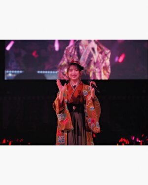 Yoshino Nanjo Instagram - 【ANIMAX MUSIX 2023】
横浜アリーナ
2023/11/18
⁡
・・・
ANIMAX MUSIX 今年も参戦させていただきましたー！
⁡
セトリ
閃 -Sen-
瓦礫に咲く花
グリザイアメドレー
⁡
コラボ
檄!帝国華撃団 (サクラ大戦)
上坂すみれちゃんと！
和装合わせ！楽しかったなー！
⁡
⁡
4年ぶりの声出し解禁ANIMAX MUSIXでしたね！
そして6時間を超える大ボリュームな公演！
⁡
ずーっと声援を送り続けてくれて、盛り上がってたみんなの体力がすごい🤣
⁡
⁡
今回はいつメンのバンドメンバーではなく
ANIMAXバンドの皆さんとご一緒でした！
⁡
とんでもない曲数のアレンジや演奏、ほんとにお疲れ様でしたっっ！！
ありがとうございます！
⁡
⁡
そしてLiyuuちゃんともお写真！
⁡
⁡
今回も立ち話ばかりで写真‥ほぼ撮ってませんでしたね‥
⁡
⁡
他にも写真あるのでまた載せます！
⁡
・・・
⁡
ヘアメイク 北川恵さん（クララシステム）
衣装 前田千佳子さん
着物、猫アクセサリー
@furifufurifu
着物帽子
@baraironoboushi_official
ソロ、コラボ着用アクセサリー
@abiste_official