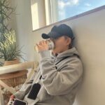 Younha Instagram – 노동은 커피와 ㅋㅋ 함께☕️