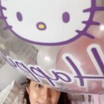 Yoyo Chen Instagram - 眨吓眼寶貝又大一歲了 特意送給寶貝的小驚喜🎈♥️ 蛋糕和汽球也太可愛了吧 Happy birthday my Love 🎂🎂🍓🍓 🎂 @cakecohk 🎈 @babyballoon #happybirthday #hellokitty #好可愛的蛋糕和汽球