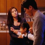 Yoyo Chen Instagram - 第一集 善仁：離婚的本錢 以善仁的視點去看待明芯 你們看到的是正處於瘋狂狀態的明芯 在他眼中她是虎媽是捍妻 然而 由甜蜜到離婚 是什麼令到一個但求年年可以親手整生日蛋糕 俾老公的女人 變得今時今日咁恐怖…. 而明芯又究竟經歷了什麼？ 明晚 明芯的視點將會看見另一個我……. ✏️ 離婚的本錢，從來都唔係錢，而係唔怕做一次x街！ @lawhimmm #婚後事 #林肯x黃秉怡 #張明芯 #Emma #潘善仁 #第一集 #離婚的本錢 #故事正式揭開序幕 #最後一張是亮點 #大家有支持嗎？♥️ #希望大家喜歡