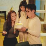 Yoyo Chen Instagram - 第一集 善仁：離婚的本錢 以善仁的視點去看待明芯 你們看到的是正處於瘋狂狀態的明芯 在他眼中她是虎媽是捍妻 然而 由甜蜜到離婚 是什麼令到一個但求年年可以親手整生日蛋糕 俾老公的女人 變得今時今日咁恐怖…. 而明芯又究竟經歷了什麼？ 明晚 明芯的視點將會看見另一個我……. ✏️ 離婚的本錢，從來都唔係錢，而係唔怕做一次x街！ @lawhimmm #婚後事 #林肯x黃秉怡 #張明芯 #Emma #潘善仁 #第一集 #離婚的本錢 #故事正式揭開序幕 #最後一張是亮點 #大家有支持嗎？♥️ #希望大家喜歡