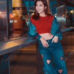 Yoyo Chen Instagram - 每個人都不容易 好好善待自己的同時 也好好善待別人♥️ # 4月你好🌹 #loveyo Outfits: @aliceandolivia_hongkong