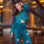 Yoyo Chen Instagram - 每個人都不容易 好好善待自己的同時 也好好善待別人♥️ # 4月你好🌹 #loveyo Outfits: @aliceandolivia_hongkong