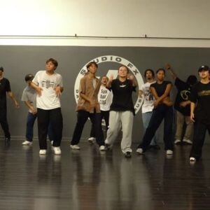 Ysa Penarejo Instagram - ❕WORKSHOP HIGHLIGHT❕

💃🏻🕺Choreographers: @bjhalk_ & @ysapenarejo 
🎧 Song: Nasty Song by Lil Ru

THANK YOU TO EVERYONE WHO CAME OUT TO DANCE WITH US! 🩷

#choreocookies #workshops #choreo #choreography #explorepage #dance #danceclass #dancer #choreocookiesworkshops