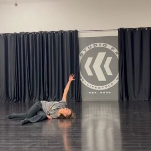 Ysa Penarejo Instagram - first contemp fusion class of 2023! my heart is so full from this class 💛 come thru every friday at 8pm
•
song: @finnronsdorf