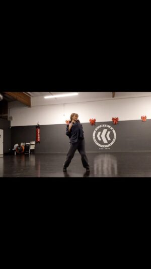 Ysa Penarejo Instagram - oohh i want you ❤️
•
•
moves: 🙋🏻‍♀️
song: kinda love by @imaliltcup