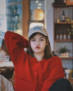 Yu-Tung Hsia Instagram - 😗
很想念首爾這家的早午餐❣️
尤其法國吐司外酥內軟🤤😮‍💨
 
紅色針織上衣 👖 @michellesroom11