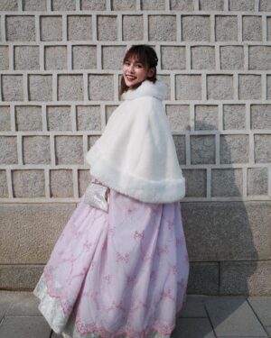 Yu-Tung Hsia Instagram - 韓服初體驗🇰🇷