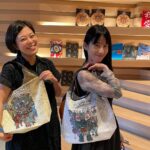 Yu Han Lien Instagram – 跟充滿活力和行動力
能一起約手作課兼看展的默契之友
在小松美羽展最後一天
一起去被神獸們萌到
最後不知道要選哪個顏色的購物袋
於是一人選了一個顏色走
雖然購物袋已經有幾個
不過有狛犬的購物袋真的不能錯過
而且我真的很愛隨身自備袋子出門
能看到展覽真的太好了
心滿意足
還在某個畫的角落
看見類似山羌的神獸
我好開心❤️