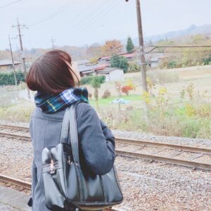 Yui Horie Instagram - .

夏休み記念その25♪

「放課後リピート」配信中♪

エモくて素敵な駅でした♪

.
.
.
.
.
.
.
.
.
.
2022年に3都市4公演で開催されたツアー「堀江由衣 LIVE TOUR 2022 文学少女倶楽部Ⅱ～放課後リピート～」 ライブ音源もデジタルシングル「秘密の庭のふたり」リリースにあわせて同時配信中！

「堀江由衣 LIVE TOUR 2022 文学少女倶楽部Ⅱ～放課後リピート～」 ライブ音源
楽曲配信サイト一覧はこちら　
https://yui-horie.lnk.to/bg2live