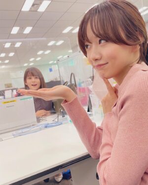 Yuka Aiuchi Instagram - アナウンス部で・・・森香澄アナと藤井由依アナに会いました🥰❤️
ひたすらにきゅん🥺💕

#森香澄　アナ
#藤井由依　アナ
#かすみん
#ゆいちゃん
