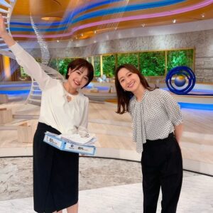 Yuka Aiuchi Instagram - 3年間担当してきたNewsモーニングサテライトを
離れることになりました。
2021年3月にメインキャスターに就任した当初は
不安も大きかったのですが、
振り返ってみれば大相場といえるマーケットで
各国の中央銀行の金融政策の転換や
日経平均は4万円超えの過去最高値更新など
日々のマーケットを追いかける面白さ、
伝える楽しさを実感することができた3年間でした。

いつもご覧になってくださっている視聴者の皆さま、
多様な視点を持つプロフェッショナルな解説者の皆さま、
そして頼もしい多くのスタッフに支えられながら
ここまでモーサテのキャスターを務めることができました。
本当にありがとうございました。

明日からはWBSのメインキャスターとして今後の金融政策やマーケットの動きを追いかけながら、学び続けていきたいと思います。
片渕、角谷両メインキャスターでますます進化するモーサテ 、そして新たなWBSをこれからもどうぞ宜しくお願い致します！

#モーサテ 
#モーニングサテライト
#モーサテプレミアム
#wbs
#ワールドビジネスサテライト