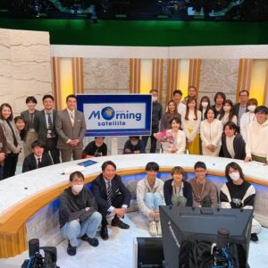 Yuka Aiuchi Instagram - 3年間担当してきたNewsモーニングサテライトを
離れることになりました。
2021年3月にメインキャスターに就任した当初は
不安も大きかったのですが、
振り返ってみれば大相場といえるマーケットで
各国の中央銀行の金融政策の転換や
日経平均は4万円超えの過去最高値更新など
日々のマーケットを追いかける面白さ、
伝える楽しさを実感することができた3年間でした。

いつもご覧になってくださっている視聴者の皆さま、
多様な視点を持つプロフェッショナルな解説者の皆さま、
そして頼もしい多くのスタッフに支えられながら
ここまでモーサテのキャスターを務めることができました。
本当にありがとうございました。

明日からはWBSのメインキャスターとして今後の金融政策やマーケットの動きを追いかけながら、学び続けていきたいと思います。
片渕、角谷両メインキャスターでますます進化するモーサテ 、そして新たなWBSをこれからもどうぞ宜しくお願い致します！

#モーサテ 
#モーニングサテライト
#モーサテプレミアム
#wbs
#ワールドビジネスサテライト