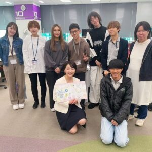 Yuka Aiuchi Instagram - 3年間担当してきたNewsモーニングサテライトを
離れることになりました。
2021年3月にメインキャスターに就任した当初は
不安も大きかったのですが、
振り返ってみれば大相場といえるマーケットで
各国の中央銀行の金融政策の転換や
日経平均は4万円超えの過去最高値更新など
日々のマーケットを追いかける面白さ、
伝える楽しさを実感することができた3年間でした。

いつもご覧になってくださっている視聴者の皆さま、
多様な視点を持つプロフェッショナルな解説者の皆さま、
そして頼もしい多くのスタッフに支えられながら
ここまでモーサテのキャスターを務めることができました。
本当にありがとうございました。

明日からはWBSのメインキャスターとして今後の金融政策やマーケットの動きを追いかけながら、学び続けていきたいと思います。
片渕、角谷両メインキャスターでますます進化するモーサテ 、そして新たなWBSをこれからもどうぞ宜しくお願い致します！

#モーサテ 
#モーニングサテライト
#モーサテプレミアム
#wbs
#ワールドビジネスサテライト