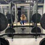 Yuka Ogura Instagram – ここ数週間、運動不足に好きに食べたり飲んだり　少し生活も乱れて気づいたら…私の腹筋どこ！！
座るとズボンのゴムに乗る脂肪。
今日からまたしっかり生活整えて
もう一度腹筋に会えるように決めました　
目標は2週間
また報告します🤗
まずは固まってしまった肩甲骨周りを動かすトレーニングを中心にやってもらいました
#小倉ゆうか
#ダイエット　#筋トレ
#気持ち復活　！
#kith