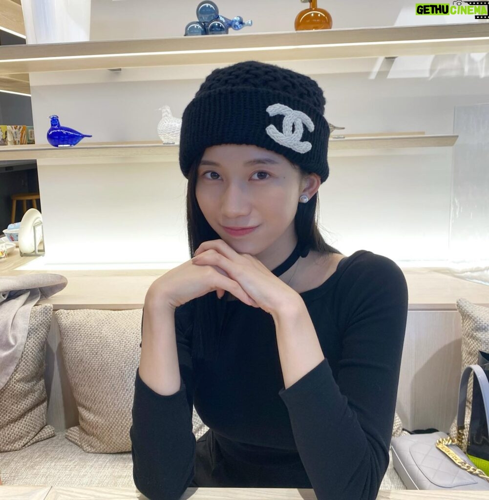 Yuka Ogura Instagram - さむいさむいさむいよ〜 冬物の買い物へ♪ 起きたくなくても買い物となるとわくわくして家から出てこれました なんとか… 我讨厌冷 #小倉ゆうか#買い物 #カフェ