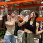 Yuka Ogura Instagram - COSTCO🤍 少し体を絞る予定なのでナッツなどたくさん買った🥜 とりあえず今日は プルコギベイクとクラムチャウダーと新作の（❔）チェリーソフトクリーム食べておきました🍦 #コストコ #小倉ゆうか