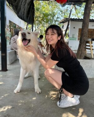 Yuki Kamifuku Instagram - -
best place in Thailand🐾
世界で1番大切な嫁や彼女が居てもキャバクラに行く男の気持ちが少しだけ理解できたかも知れない。
若くて可愛くて元気なイッヌはお金を払ってでも会いたいしモフモフしたいしオヤツねだられたら買っちゃうよね。
#zacごめん